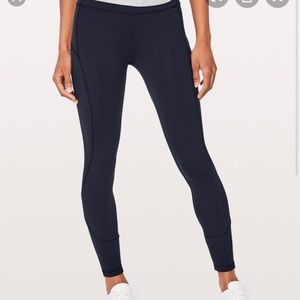 In Movement tight 25 True Navy